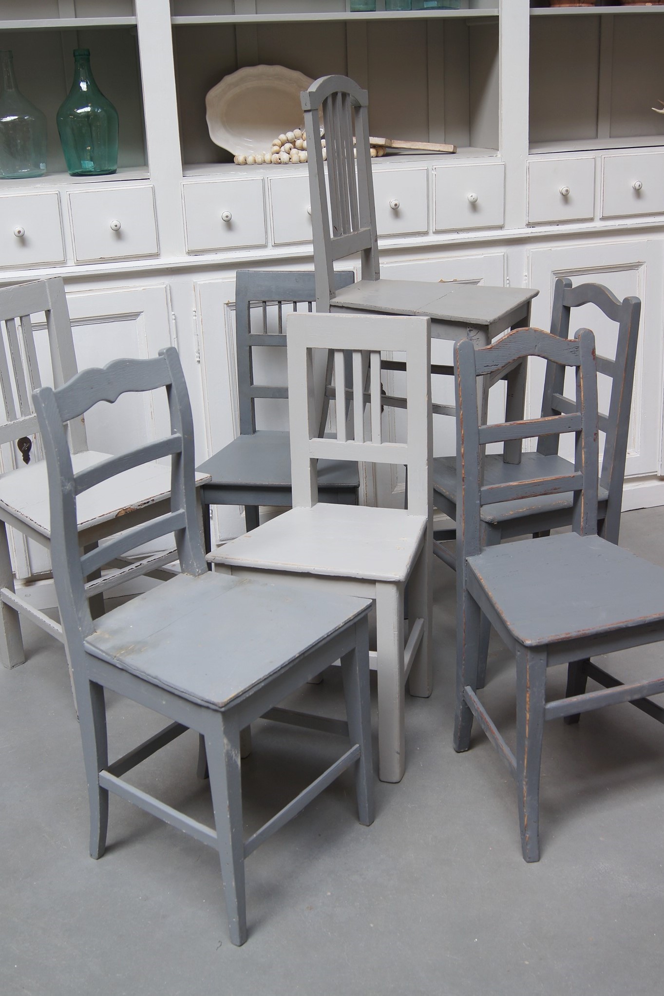 Shop brocante stoelen in alle kleuren BASICS! | Old