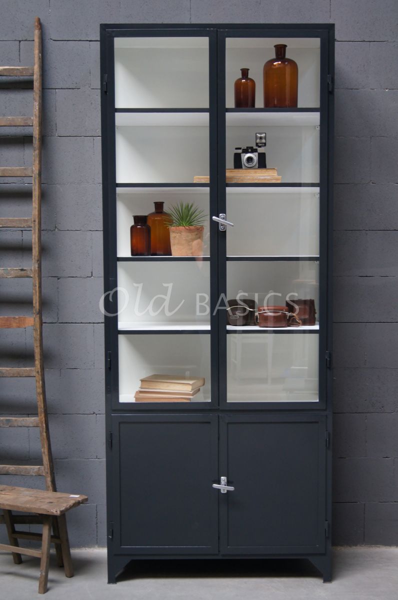 Detail van Apothekerskast Demi, 2 deuren, RAL7021, zwart, grijs, materiaal staal