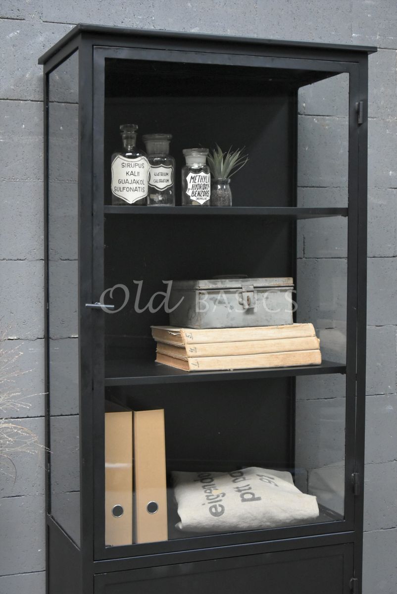 Detail van Apothekerskast Irvin Noir, zwart, materiaal staal