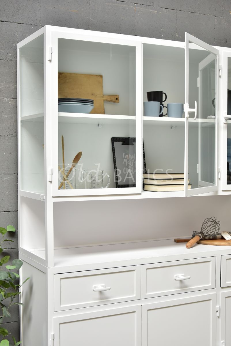 Detail van Apothekerskast Fio, 3 deuren, RAL9003, wit, materiaal staal