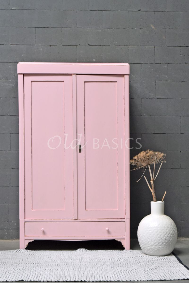 Detail van Kledingkast, roze, materiaal hout