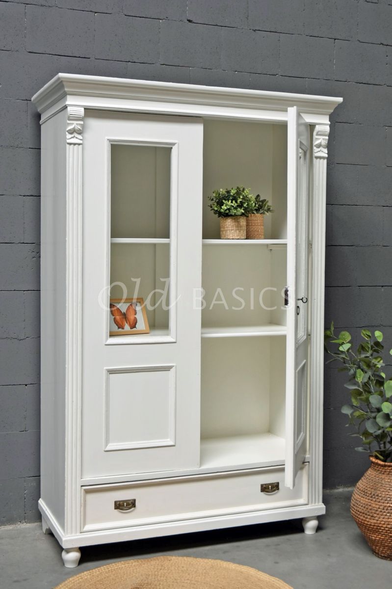 Detail van Vitrinekast, wit, materiaal hout