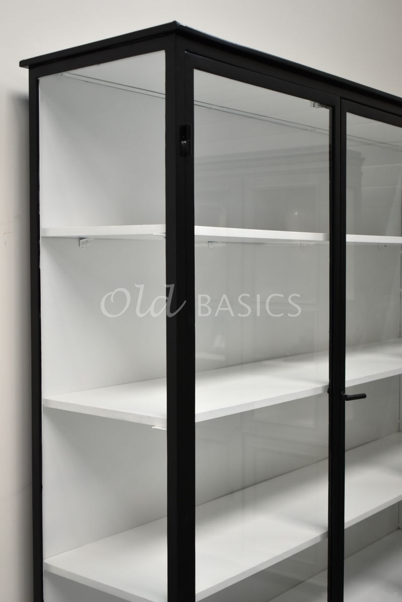 Detail van Apothekerskast Ilya trois NB, zwart, materiaal staal