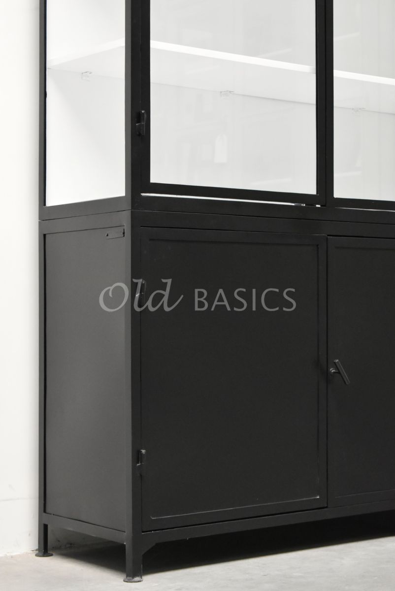 Detail van Apothekerskast Ilya trois NB, zwart, materiaal staal