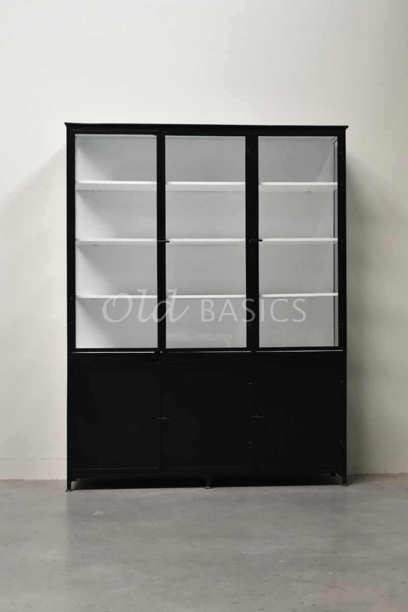 Detail van Apothekerskast Ilya trois NB, zwart, materiaal staal