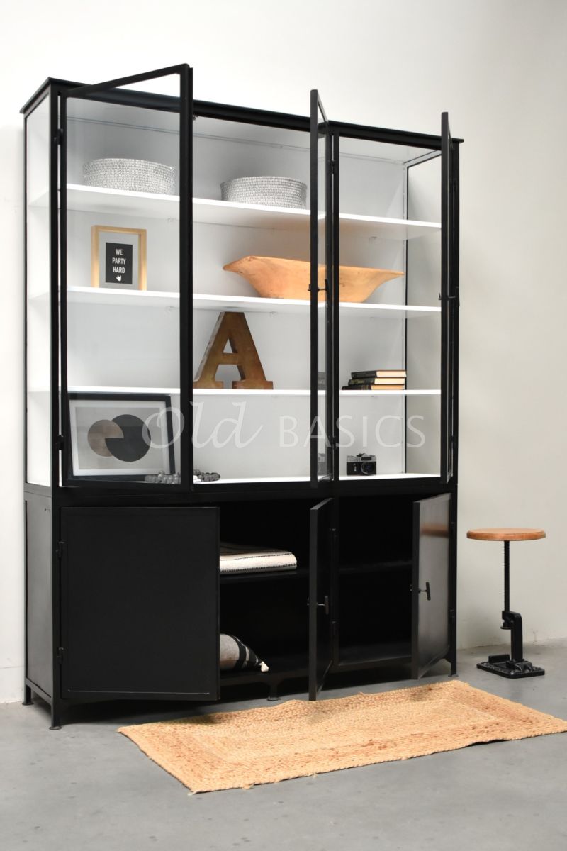 Detail van Apothekerskast Ilya trois NB, zwart, materiaal staal