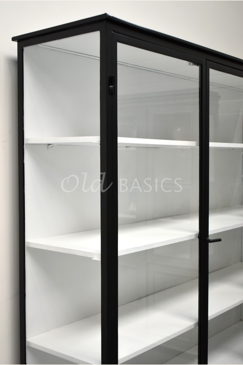 Detail van Apothekerskast Ilya trois NB Grand, zwart, materiaal staal