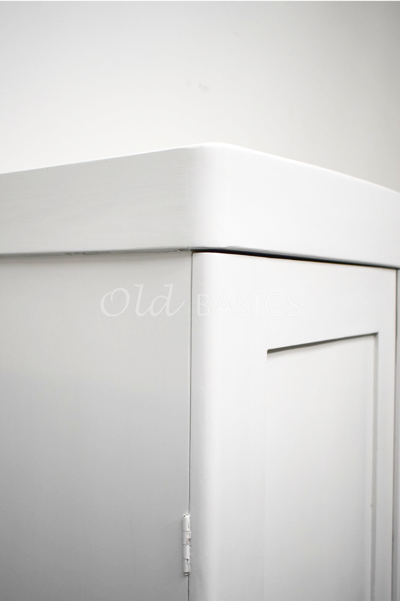 Detail van Kledingkast, wit, materiaal hout