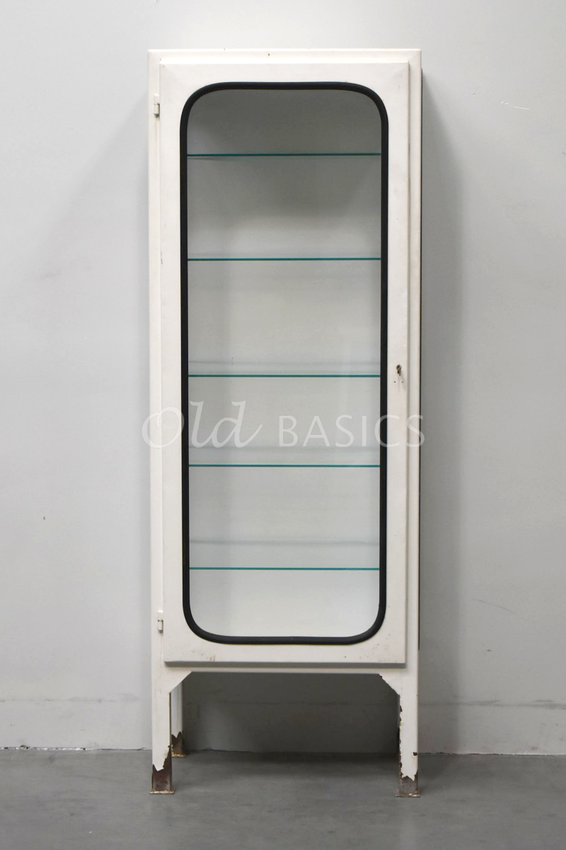 Detail van Oude Apothekerskast, wit, materiaal staal