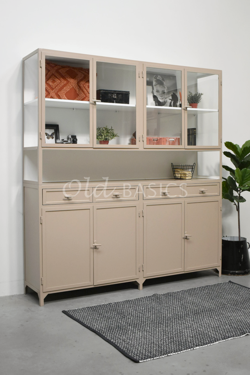 Detail van Apothekerskast Fio, 4 deuren, RAL1019, crème, bruin, beige, materiaal staal