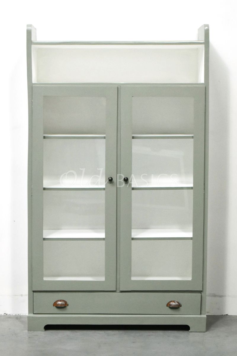 Detail van Vitrinekast, groen, materiaal hout