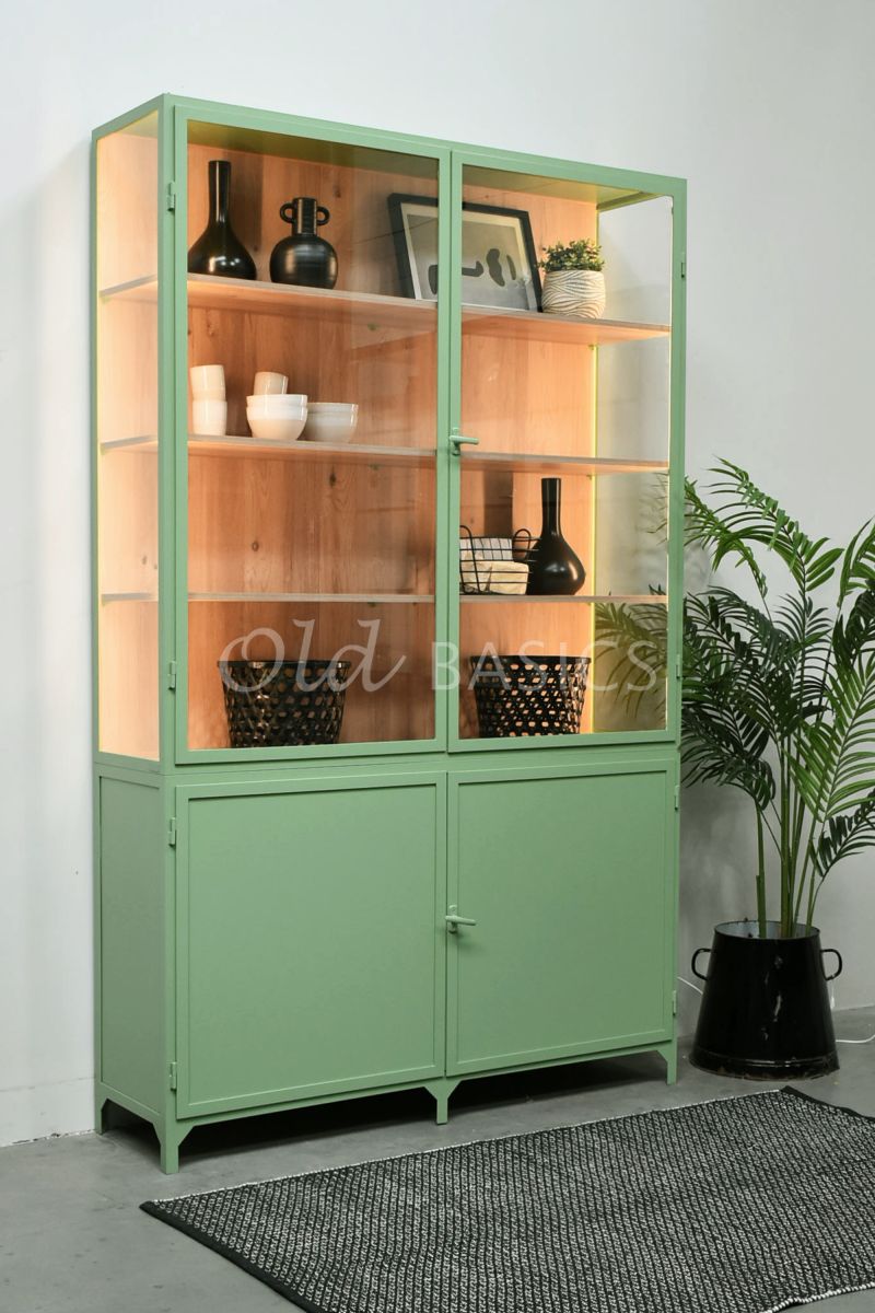 Detail van Apothekerskast Demi  Oak LED, 2 deuren, RAL6021, groen, materiaal staal