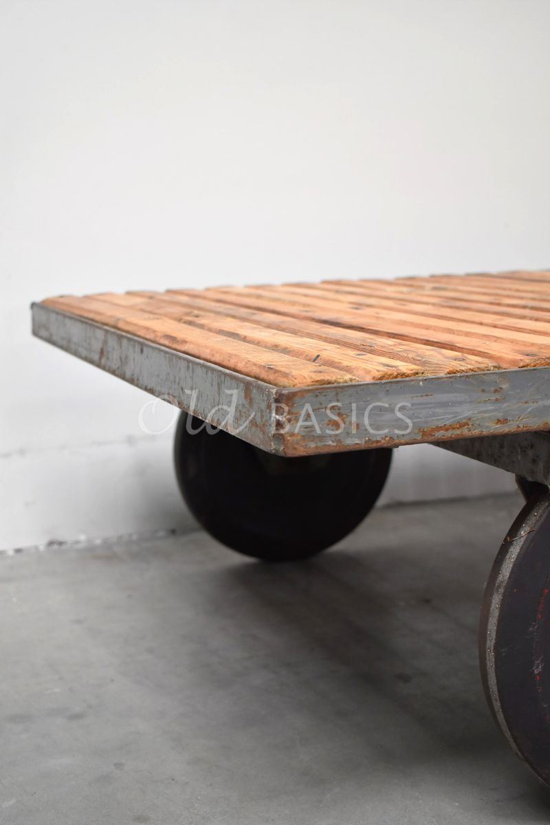 Detail van Salontafel, materiaal hout