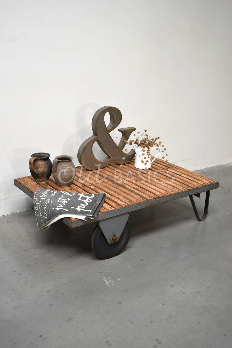 Detail van Salontafel, materiaal hout